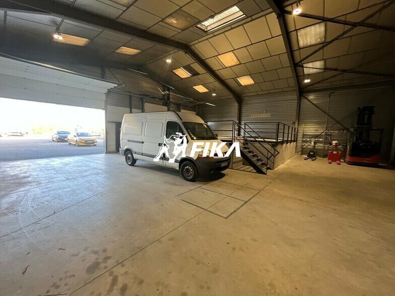 Industrial in Toulouse for lease - Building Photo - Image 3 of 9