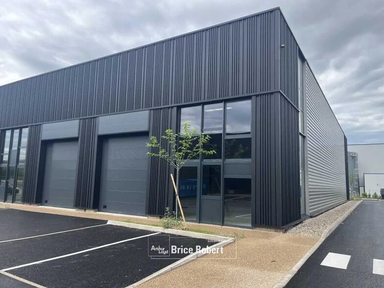 Local d'activités dans Trévoux à vendre - Photo du bâtiment - Image 1 de 6