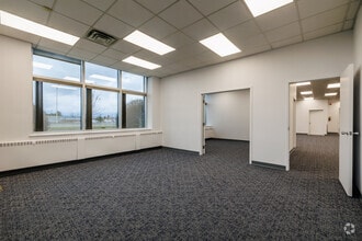 3000 Aut Transcanadienne, Pointe-claire, QC à louer Photo intérieure- Image 2 de 13