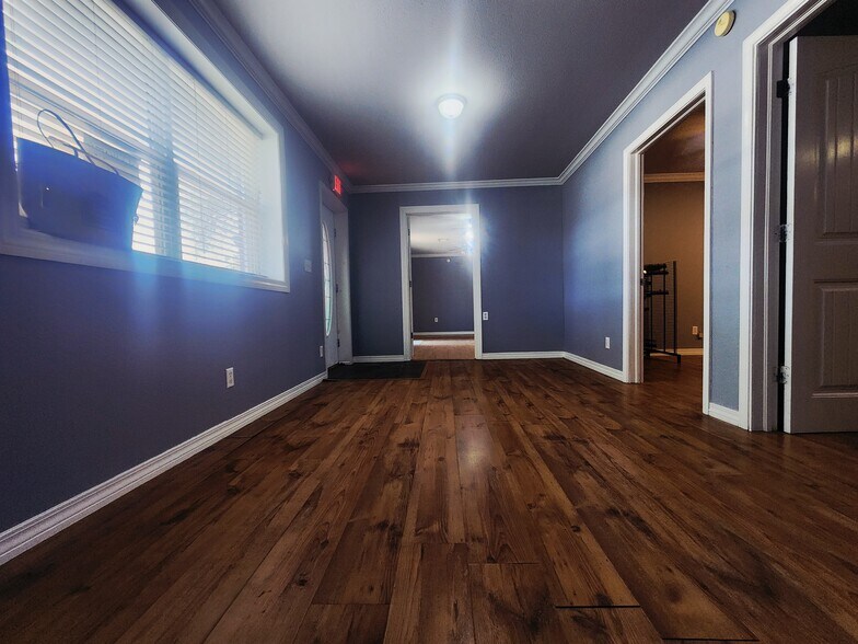 312 N Broadway St, Checotah, OK à vendre - Photo du bâtiment - Image 3 de 5