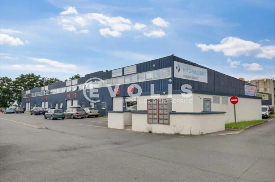 4 Route De Longjumeau, Chilly-Mazarin for lease - Building Photo - Image 1 of 14