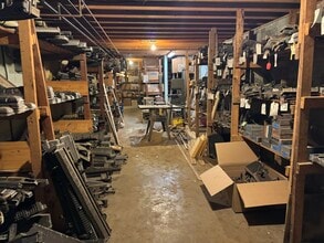 2105 N 6th St, Wausau, WI for lease Interior Photo- Image 1 of 4