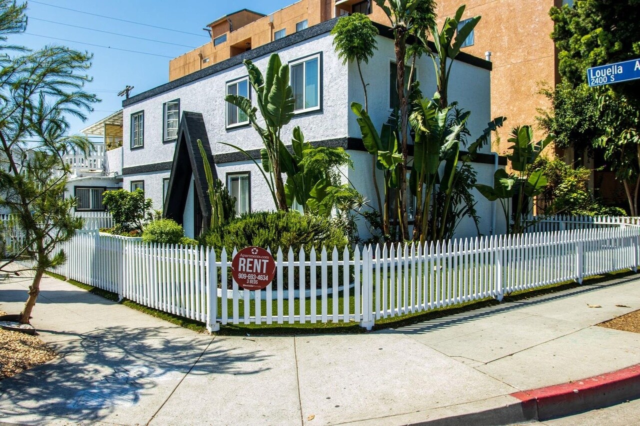 2403 Louella Ave, Venice, CA à vendre Photo du bâtiment- Image 1 de 12