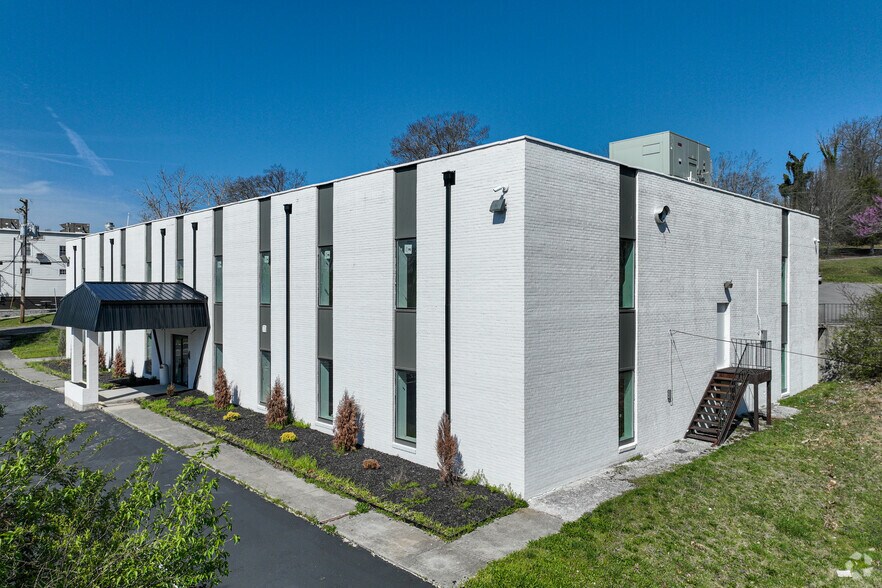 101 E Tennessee Ave, Oak Ridge, TN à louer - Photo du bâtiment - Image 3 de 16
