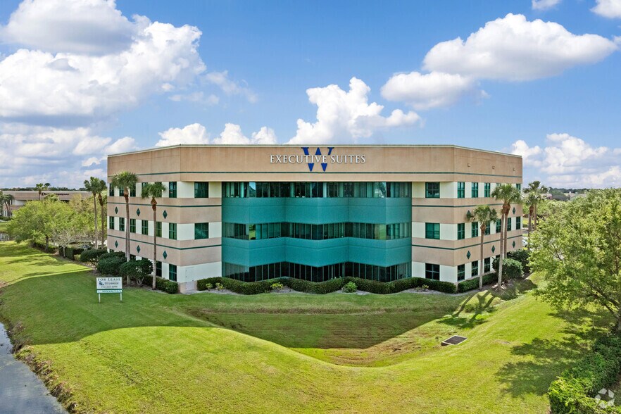 1860 SW Fountainview Blvd, Port Saint Lucie, FL for lease - Building Photo - Image 3 of 6