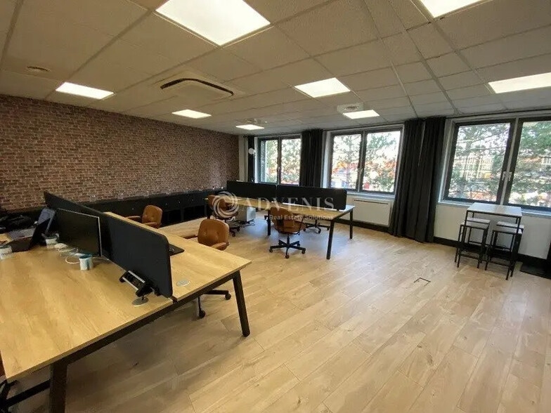 Office in Saint-Germain-en-Laye for lease - Interior Photo - Image 2 of 6
