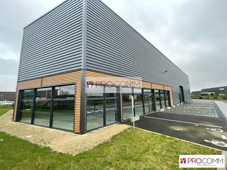 Flex in Mainvilliers for lease - Building Photo - Image 1 of 3