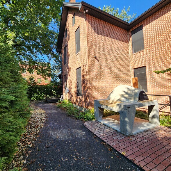 289 E Main St, Westminster, MD à louer - Photo du bâtiment - Image 3 de 32