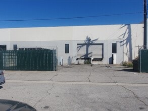 21130-21132 Superior St, Chatsworth, CA for lease Interior Photo- Image 1 of 2