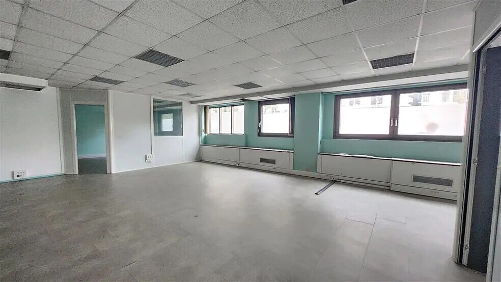 Bureau dans La Garenne-Colombes à louer - Photo du bâtiment - Image 2 de 8