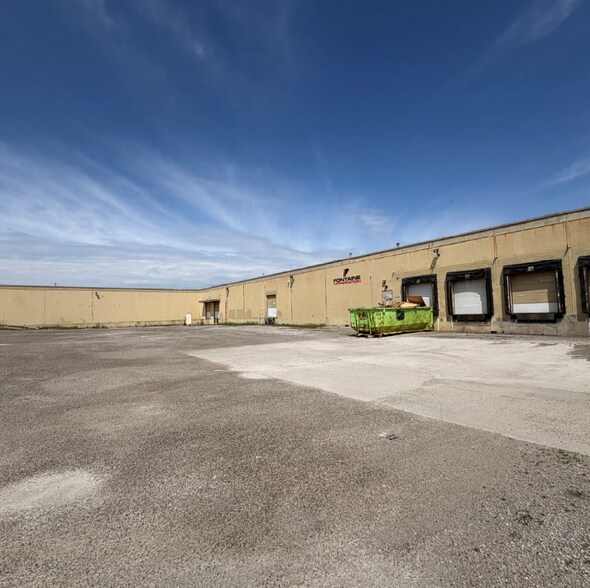 6500 E Davison St E, Hamtramck, MI à louer - Photo du bâtiment - Image 1 de 9