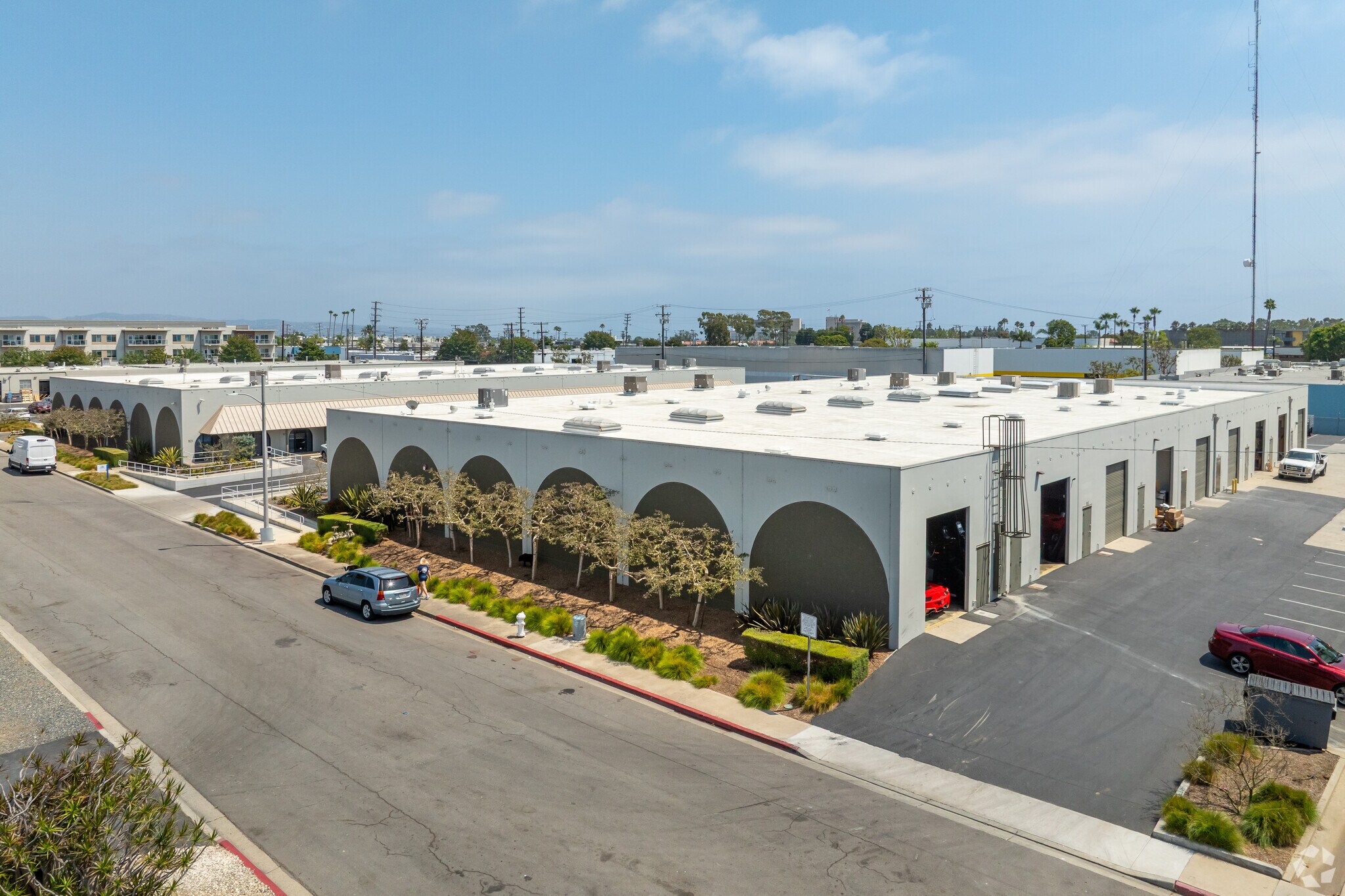 921-937 Newhall St, Costa Mesa, CA for lease Building Photo- Image 1 of 9
