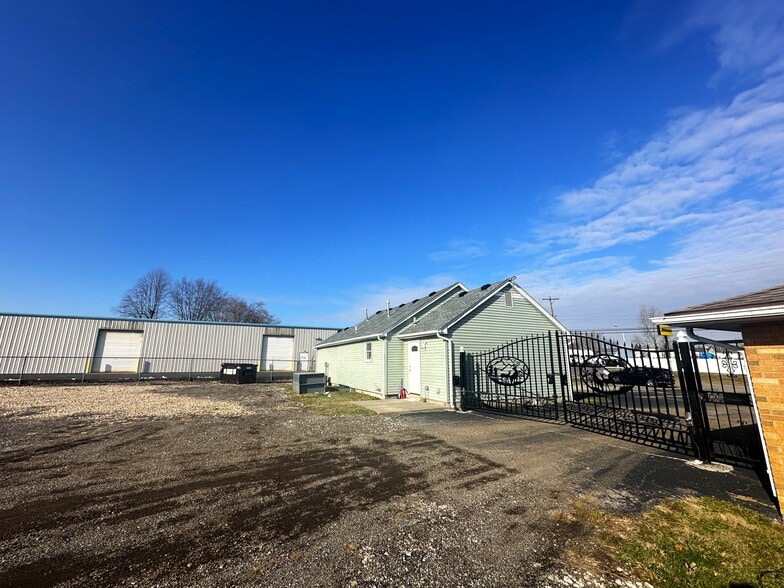 2520 Nordic Rd, Dayton, OH for lease - Building Photo - Image 2 of 6