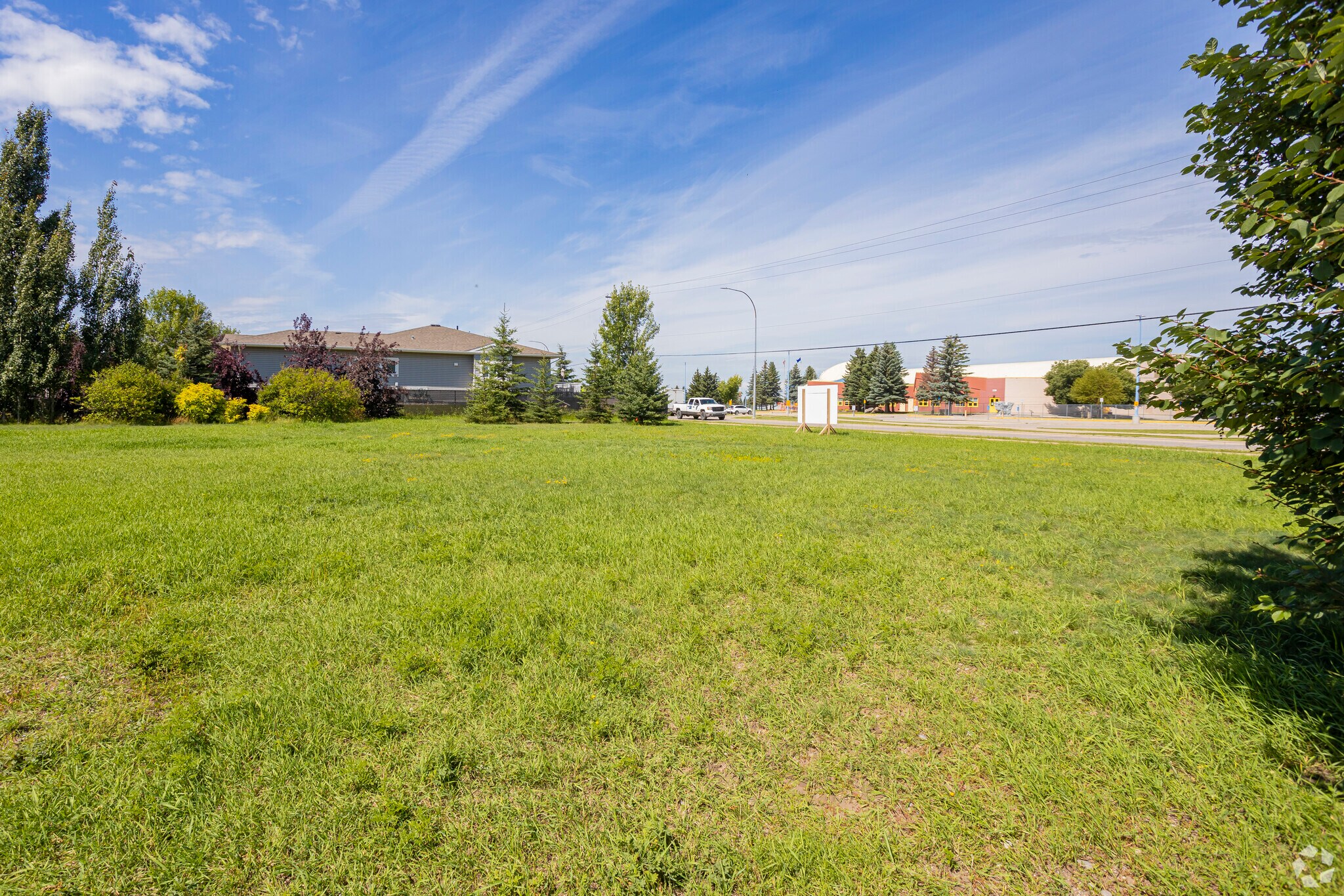 245 Brent Blvd, Strathmore, AB for sale Primary Photo- Image 1 of 2