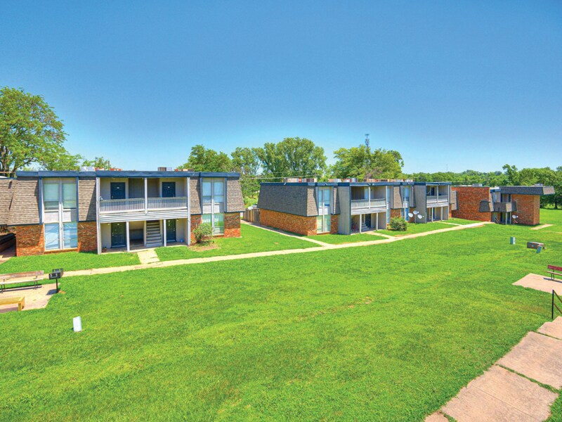 2201 N 14th St, Ponca City, OK à vendre Photo du bâtiment- Image 1 de 1