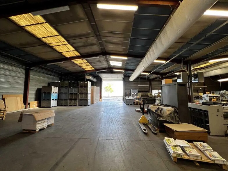 Local d'activités dans Bron à vendre - Photo intérieure - Image 3 de 4