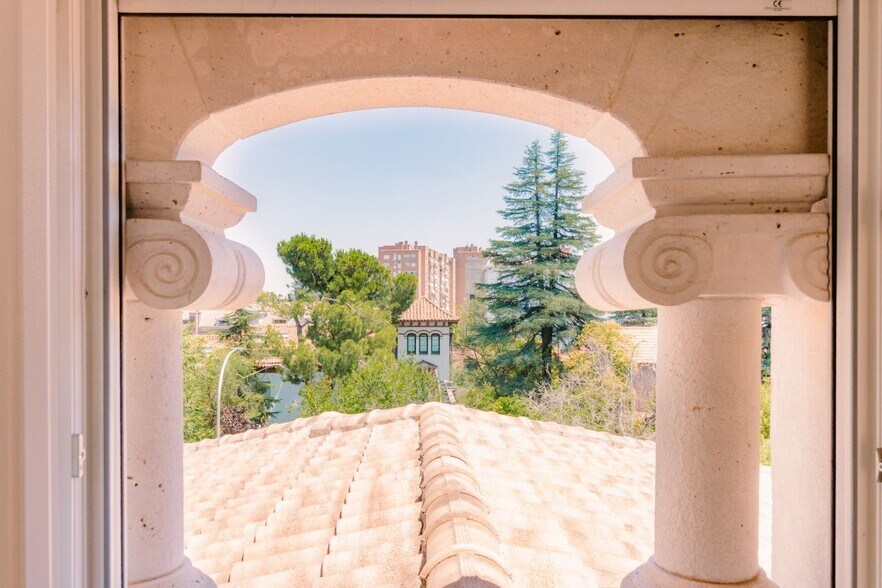 Bureau dans Madrid, Madrid à vendre - Photo du bâtiment - Image 1 de 9