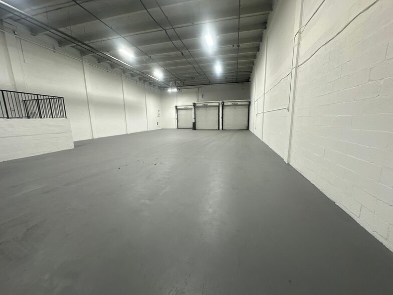 6055 NW 87th Ave, Miami, FL à louer - Photo du bâtiment - Image 3 de 13