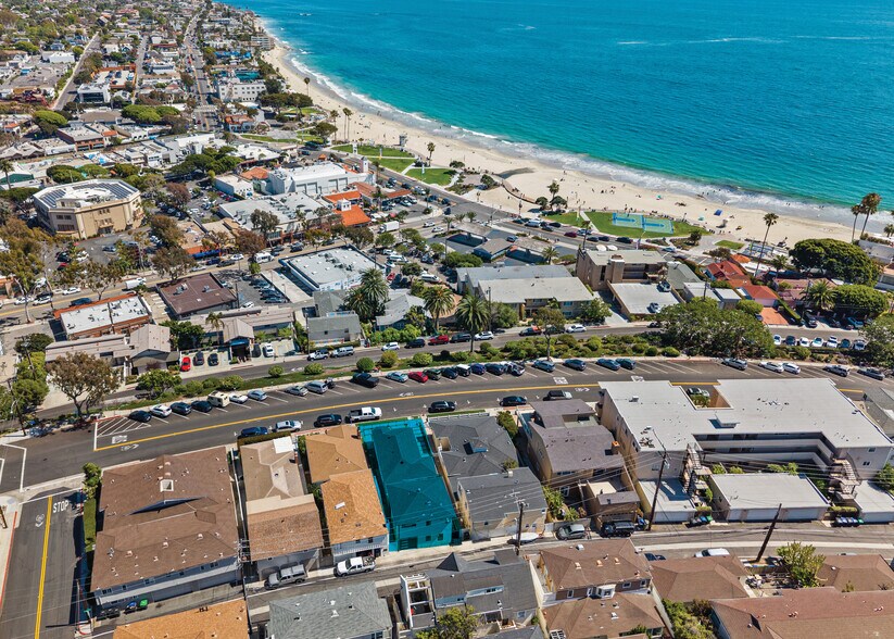 216 Cliff Dr, Laguna Beach, CA à vendre - Photo du bâtiment - Image 1 de 11