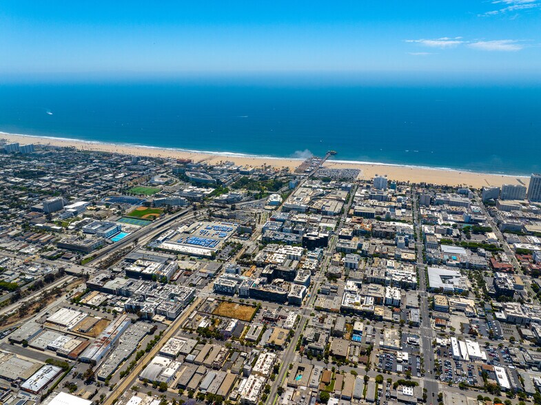 1543-1557 7th street, Santa Monica, CA à vendre - Photo du bâtiment - Image 3 de 3