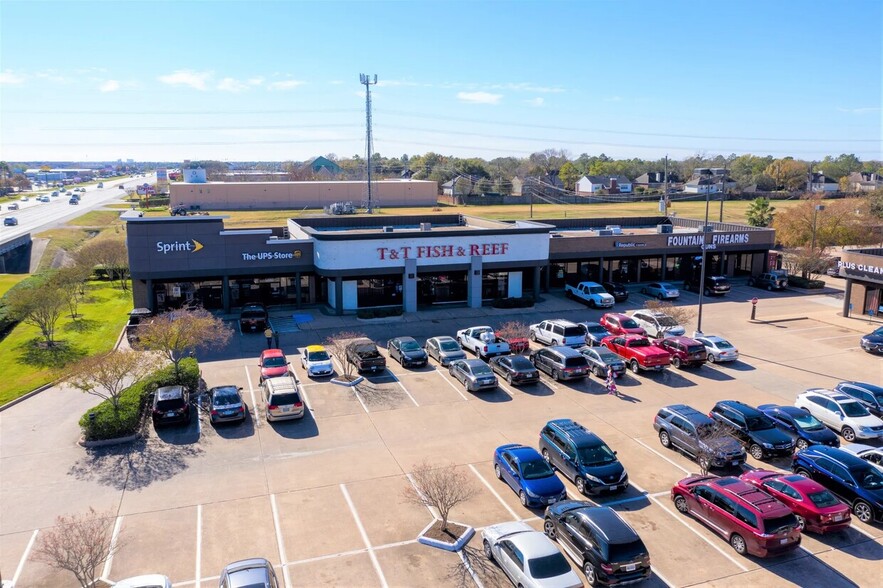 9404-9478 S Hwy 6, Houston, TX for lease - Building Photo - Image 2 of 11