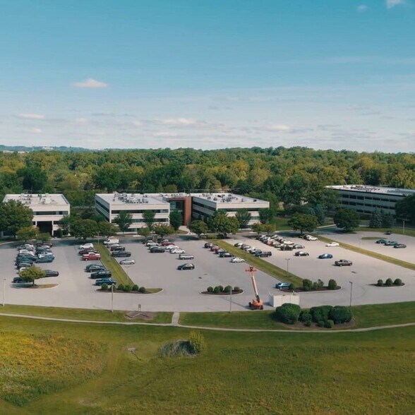 325 Sentry Pky E, Blue Bell, PA à louer - Vidéo sur l’inscription commerciale - Image 2 de 22