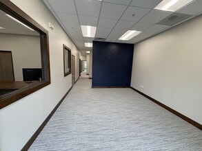 1680 SW Ankeny Rd, Ankeny, IA for lease Interior Photo- Image 1 of 8