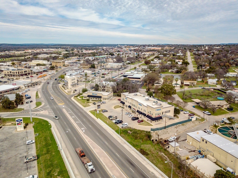 101 S Highway 281, Marble Falls, TX for lease - Building Photo - Image 3 of 10