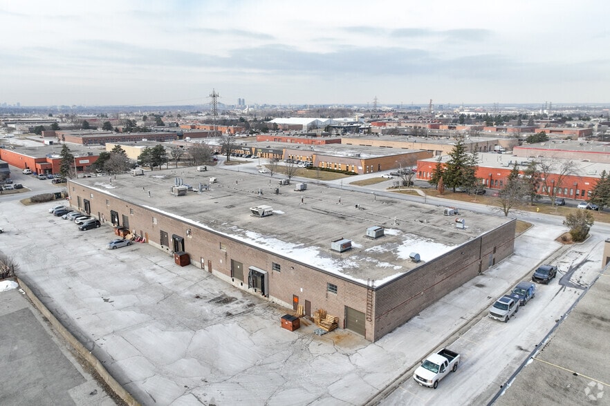107-121 Ferrier St, Markham, ON for lease - Building Photo - Image 3 of 3