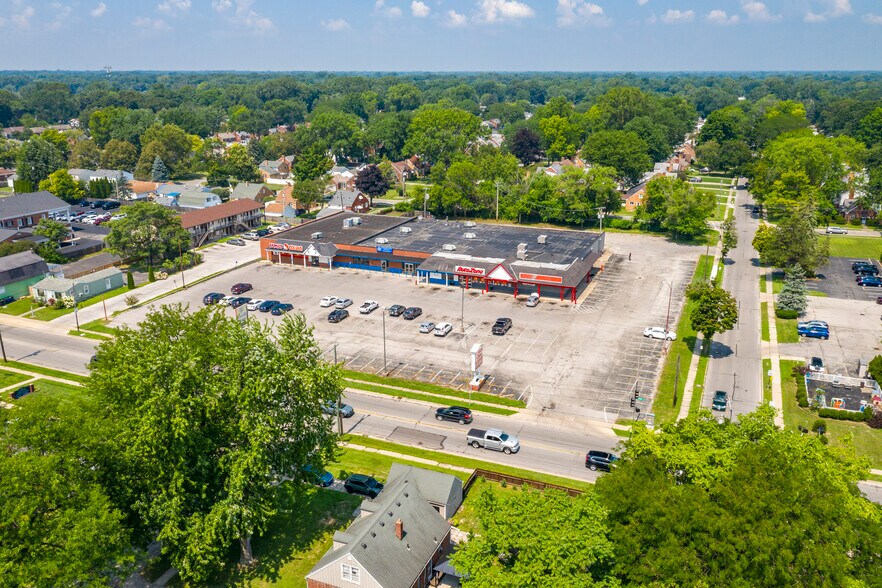 2936-2944 W Sylvania Ave, Toledo, OH à vendre - Photo du bâtiment - Image 2 de 15
