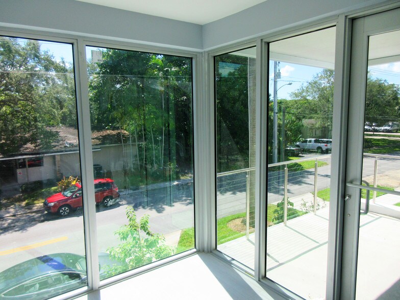 1801 SE 3rd Ave, Fort Lauderdale, FL à louer - Photo du bâtiment - Image 3 de 11