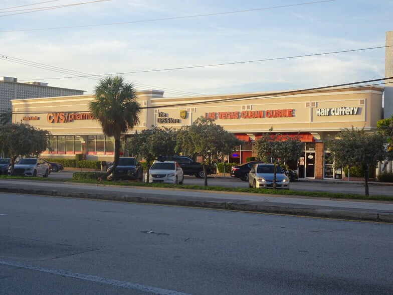 2826 E Oakland Park Blvd, Fort Lauderdale, FL à vendre - Photo du bâtiment - Image 2 de 29