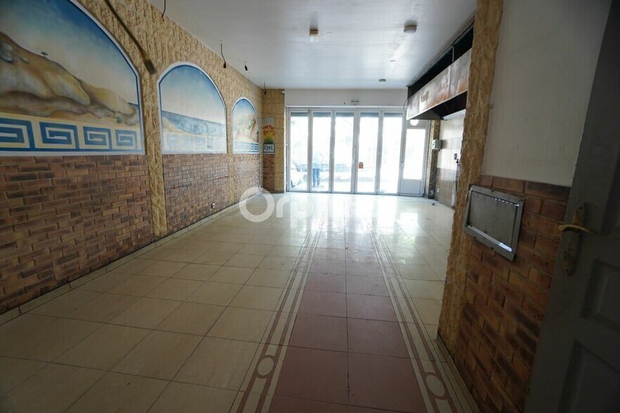 Retail in Dijon for lease - Lobby - Image 3 of 7