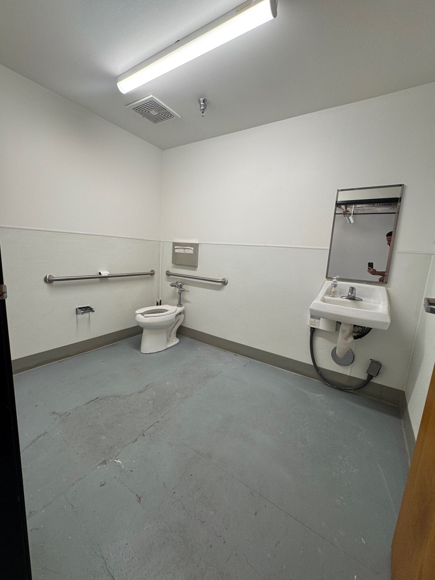 1379-1399 W Foothill Blvd, Upland, CA for lease Interior Photo- Image 1 of 6