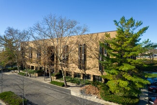 Plus de détails pour 921 Chatham Ln, Columbus, OH - Bureau à vendre