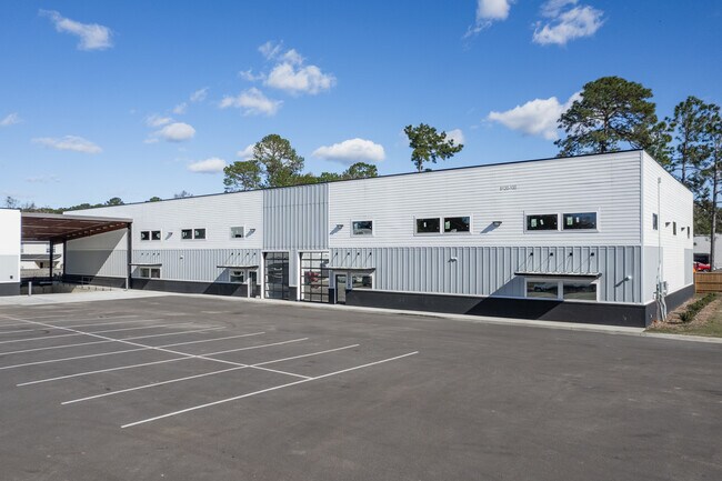 Plus de détails pour 8120 Windsor Hill Blvd, North Charleston, SC - Local d'activités à louer