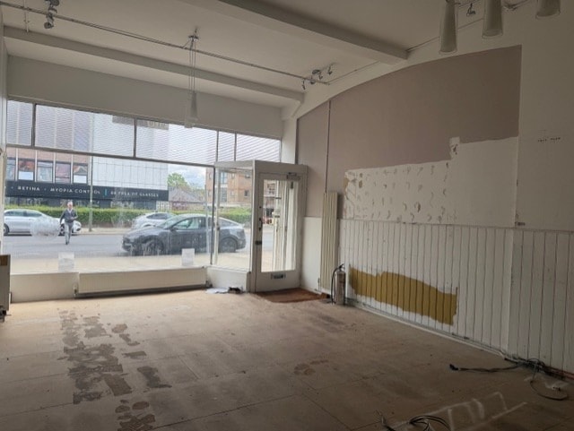 983 High Rd, London for lease - Interior Photo - Image 3 of 3