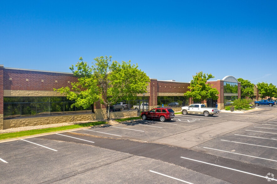 2770 Blue Water Rd, Eagan, MN for sale - Building Photo - Image 1 of 7