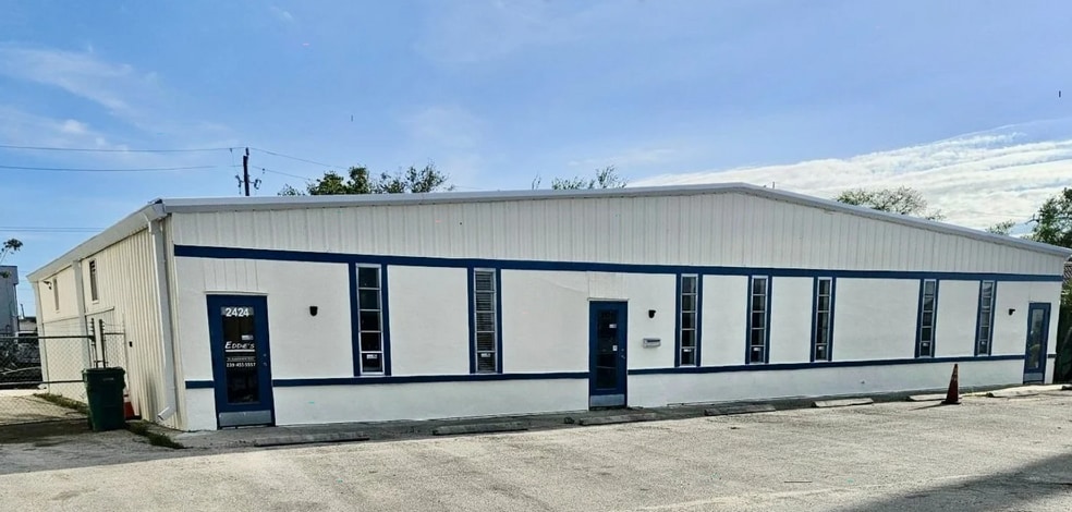 2416-2424 Kirkwood Ave, Naples, FL for lease - Building Photo - Image 1 of 3