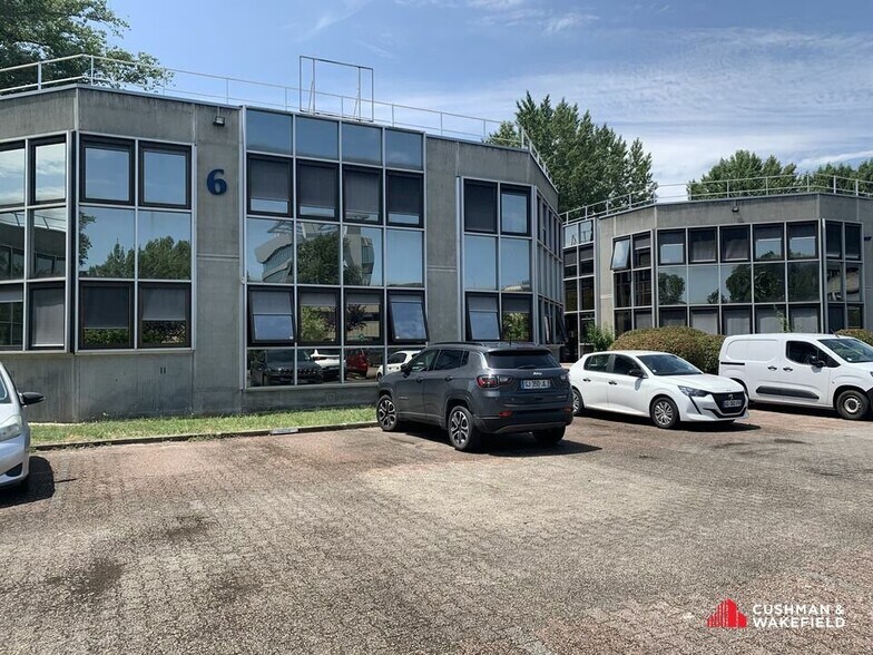 Office in Bruges for lease - Building Photo - Image 1 of 3