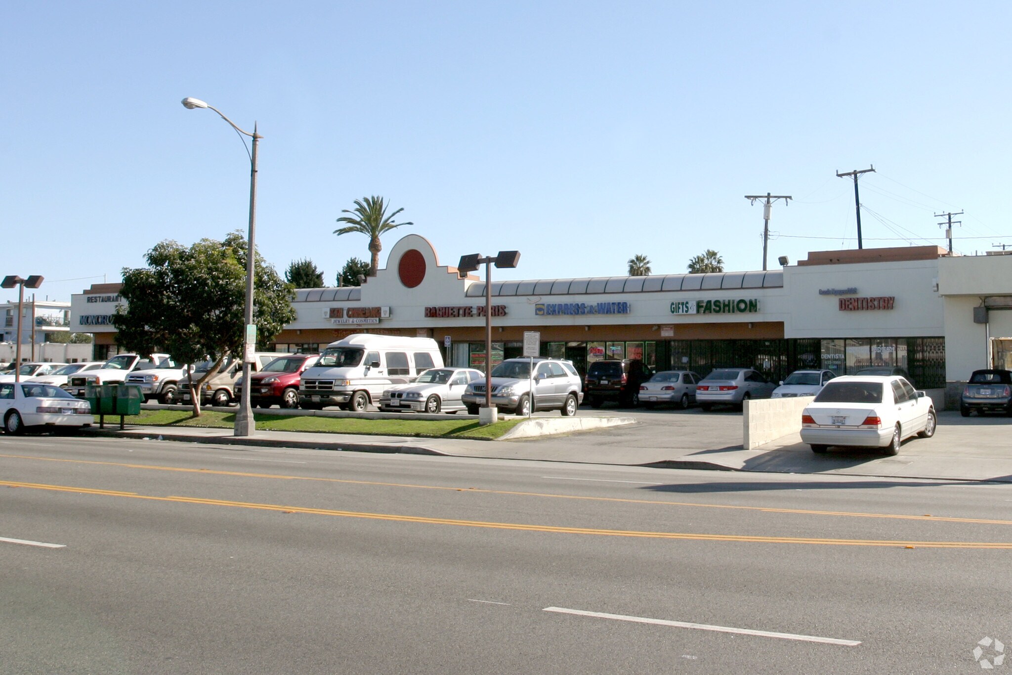 2146-2150 E Anaheim St, Long Beach, CA à louer Photo principale- Image 1 de 5
