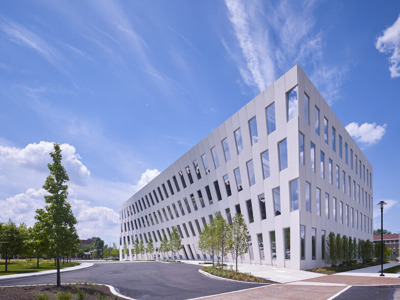 1200 Intrepid Ave, Philadelphia, PA for lease - Building Photo - Image 1 of 8