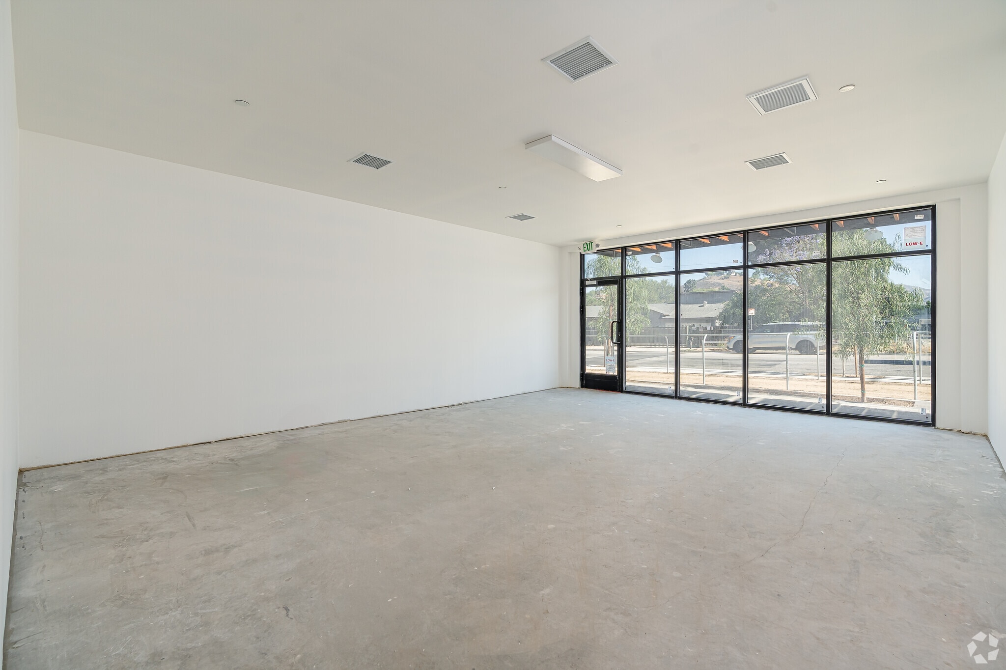 9668 Sunland Blvd, Shadow Hills, CA for lease Interior Photo- Image 1 of 1