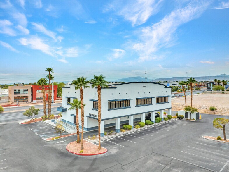 7580 W Sahara Ave, Las Vegas, NV à vendre - Photo du bâtiment - Image 3 de 29