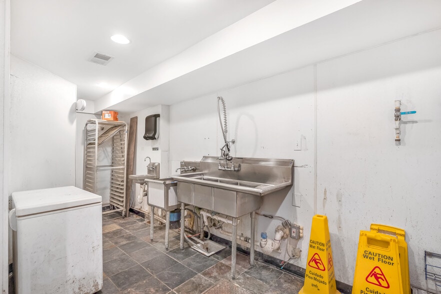 1421 H St NE, Washington, DC for lease - Building Photo - Image 3 of 12