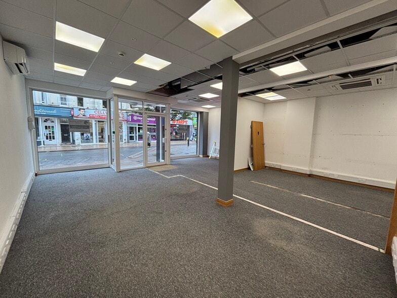 16-18 Chapel Rd, Worthing for lease - Building Photo - Image 3 of 8