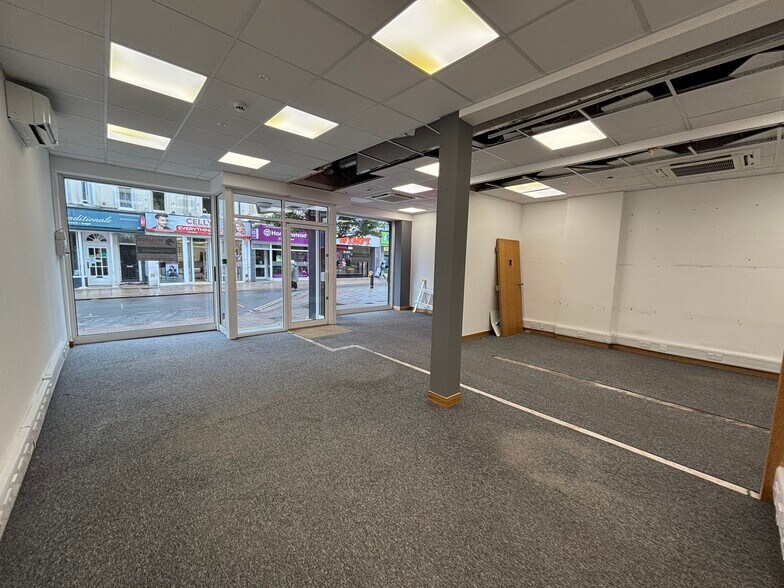 16-18 Chapel Rd, Worthing à louer - Photo du bâtiment - Image 3 de 8