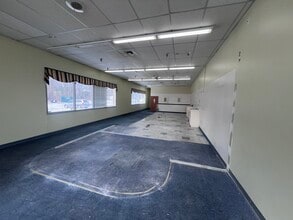 1728 N Rolling Rd, Baltimore, MD à louer Photo intérieure- Image 2 de 6