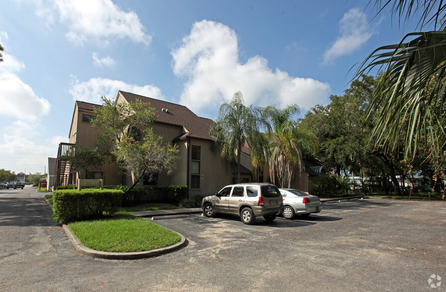 10225 Ulmerton Rd, Largo, FL for sale - Primary Photo - Image 1 of 1