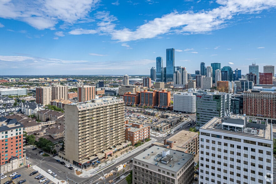 11020 Jasper Av NW, Edmonton, AB à louer - Aérien - Image 3 de 21